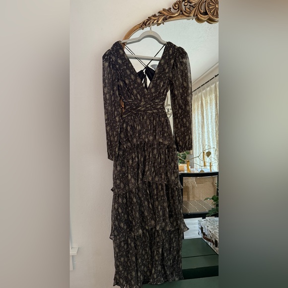 Astr Dresses & Skirts - Gorgeous ASTR Floral Women's Ruffle-tiered Dress xs